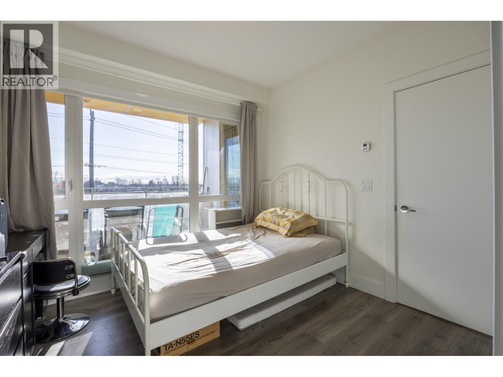 305 8580 River District Crossing Property Photo 14