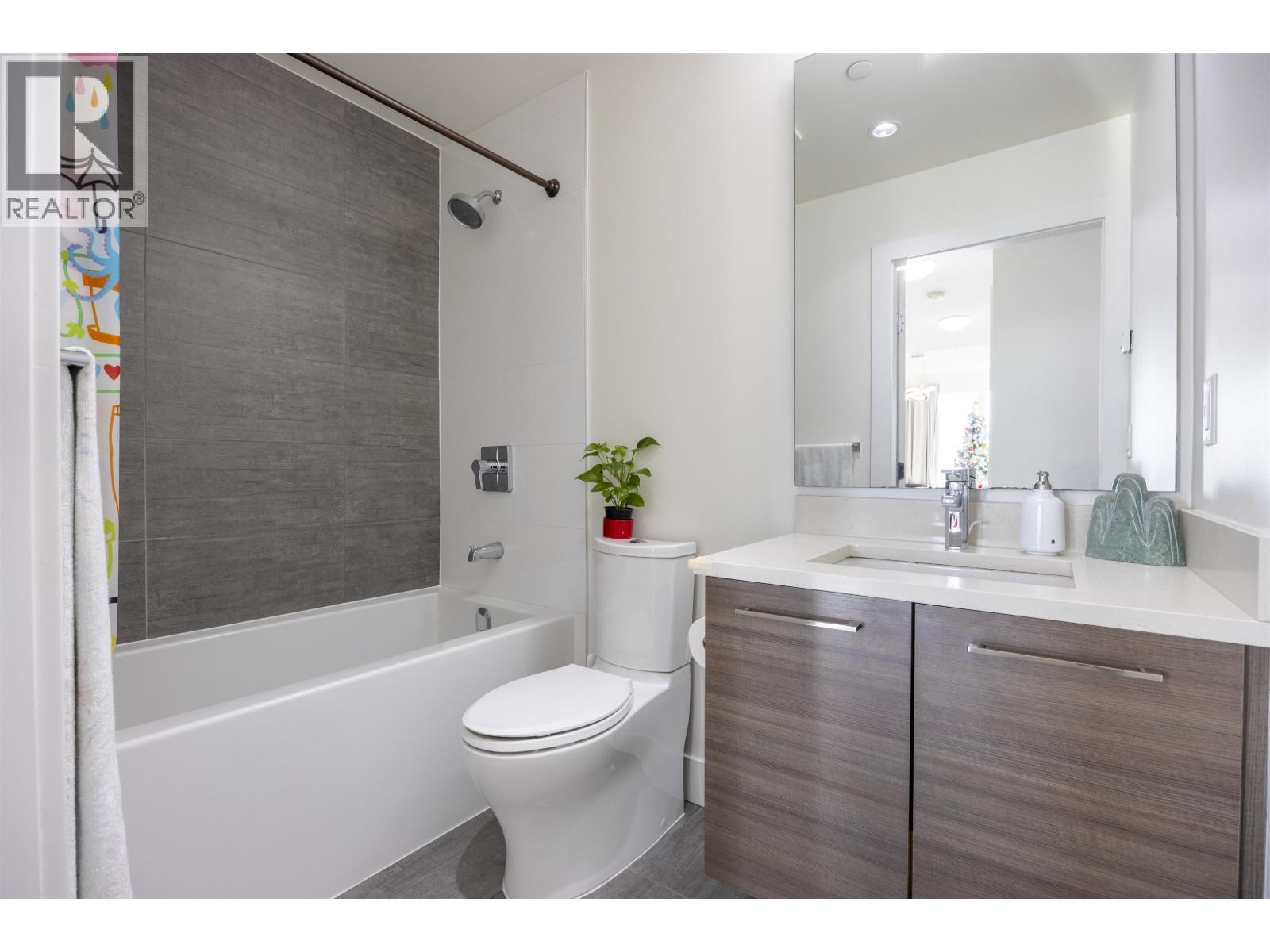 305 8580 River District Crossing Property Photo 18