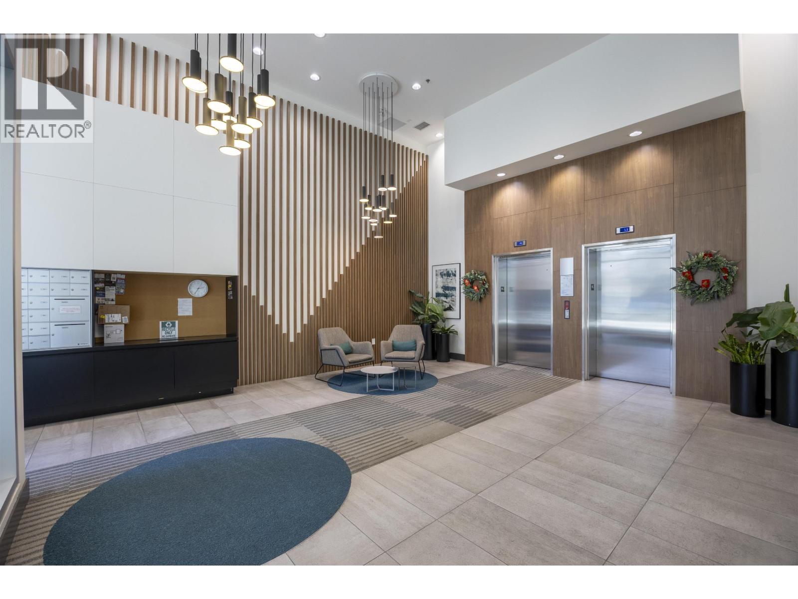 305 8580 River District Crossing Property Photo 26