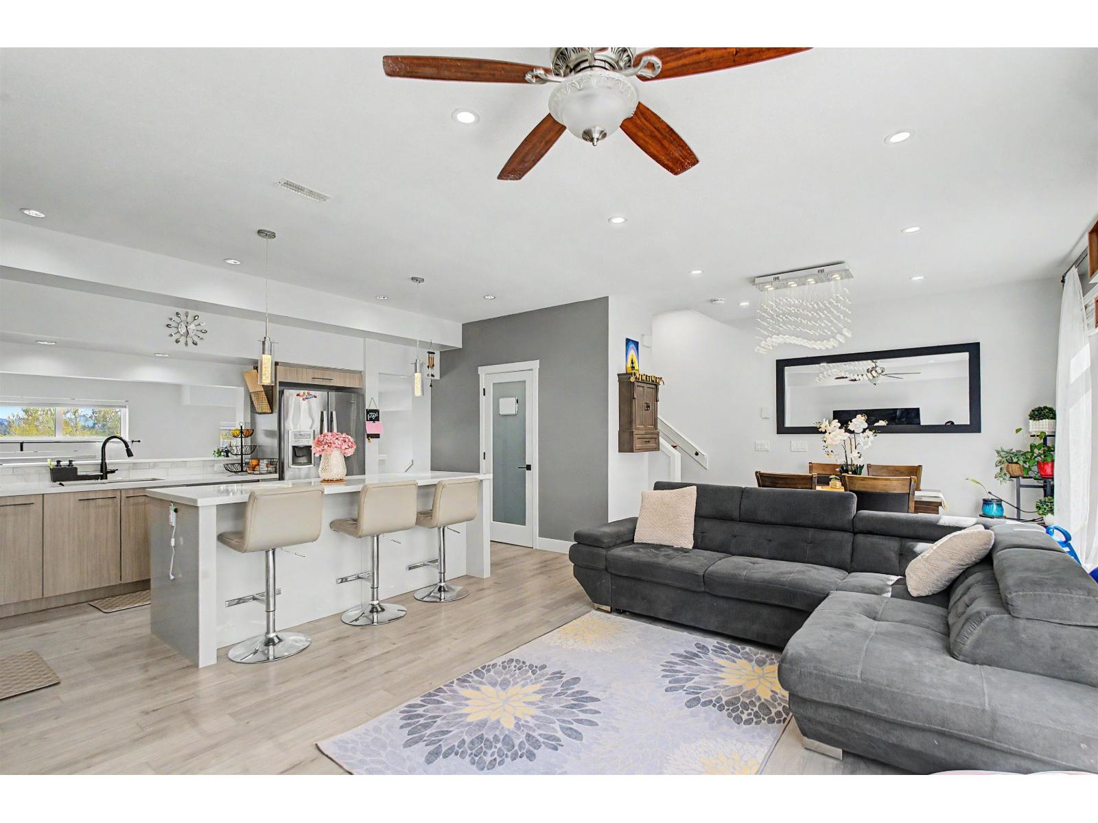 43 14057 60a Avenue Property Photo 14