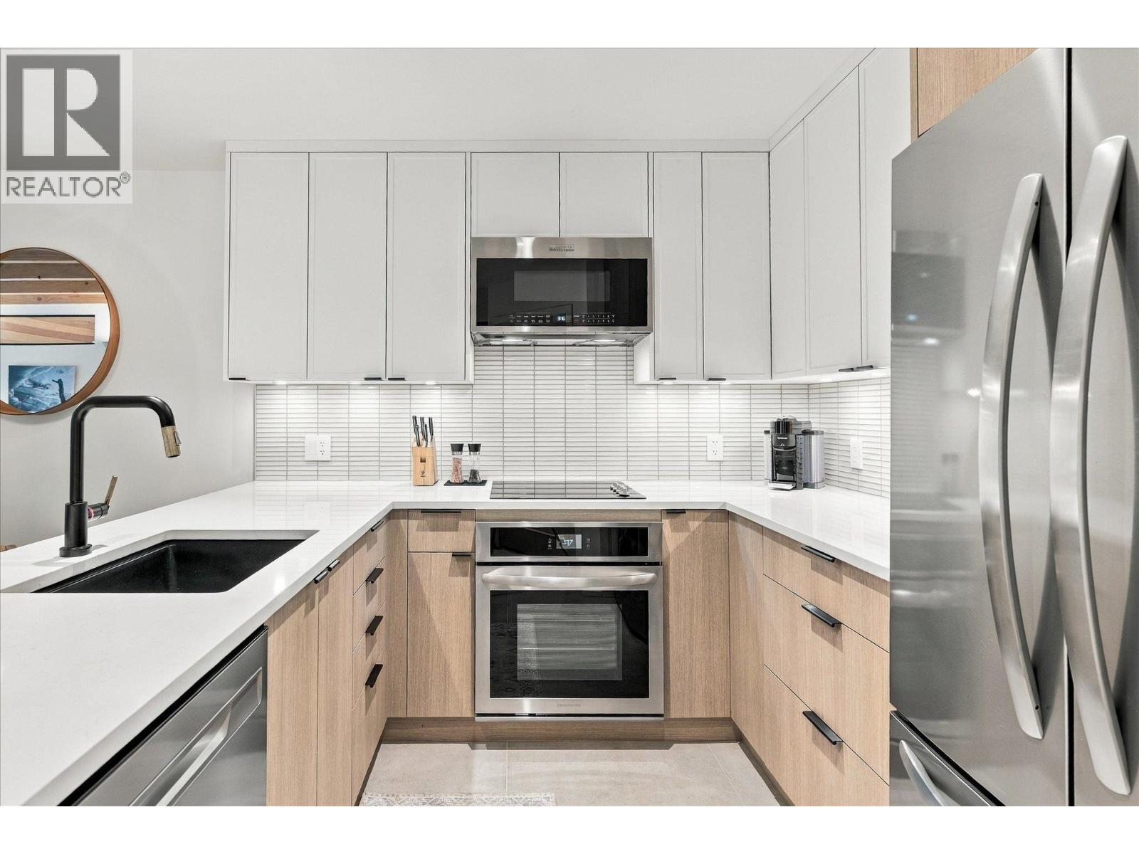 57 4510 Blackcomb Way Property Photo 9