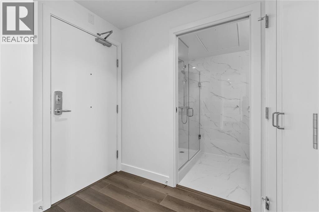 1708 8188 Fraser St Property Photo 11