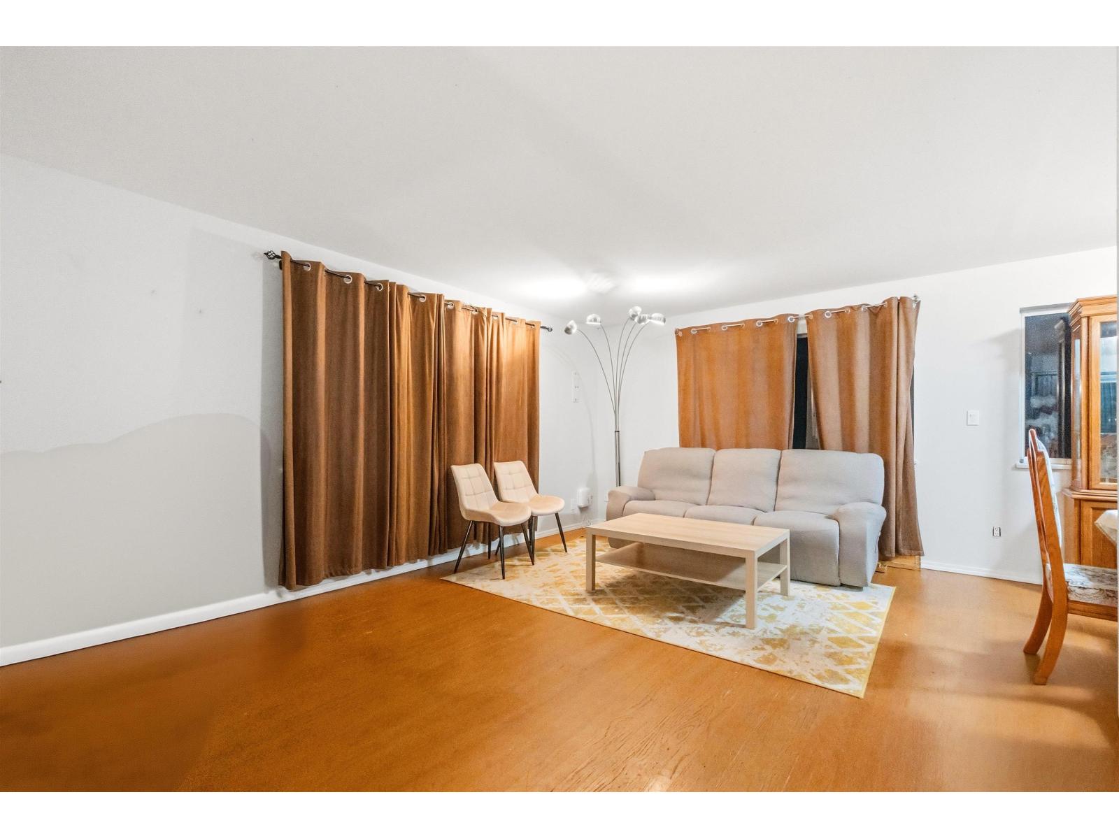 10032 122 Street Property Photo 7