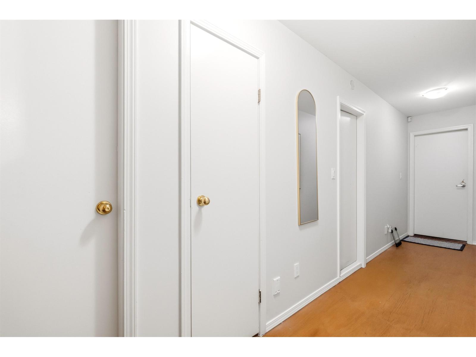 10032 122 Street Property Photo 11