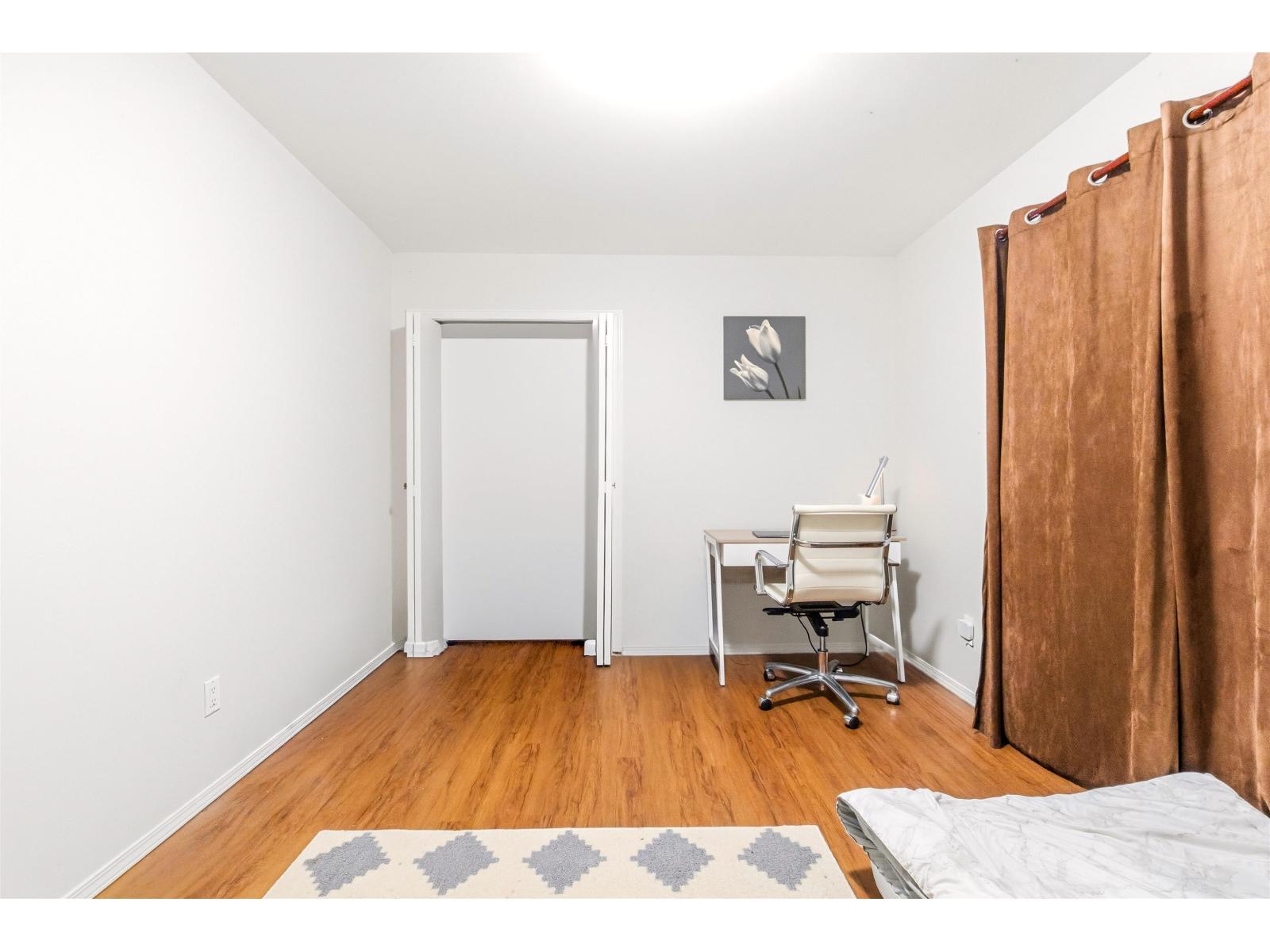 10032 122 Street Property Photo 12