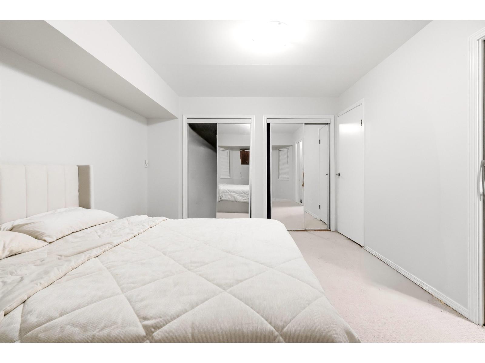 10032 122 Street Property Photo 16