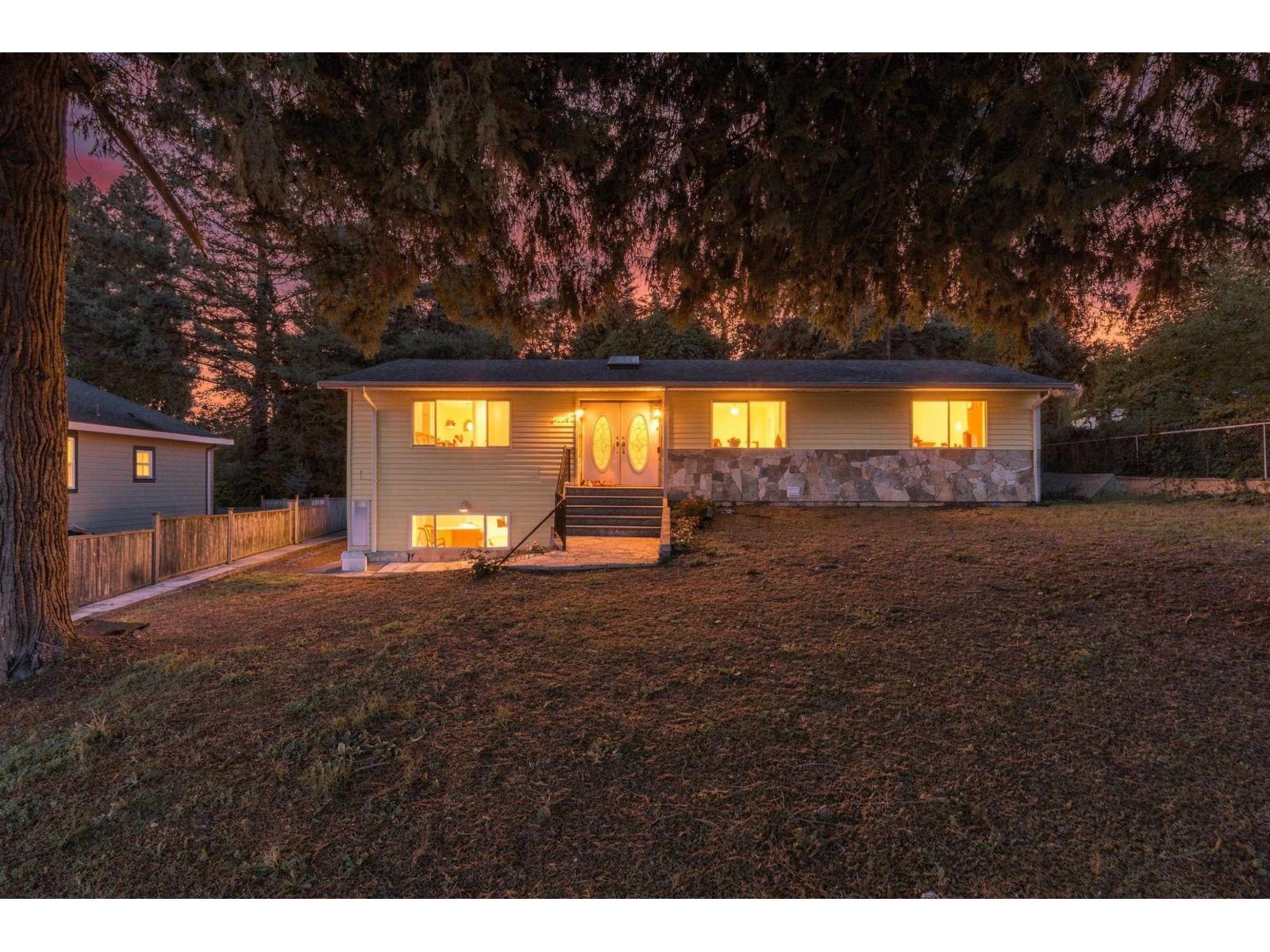 10032 122 Street Property Photo 26