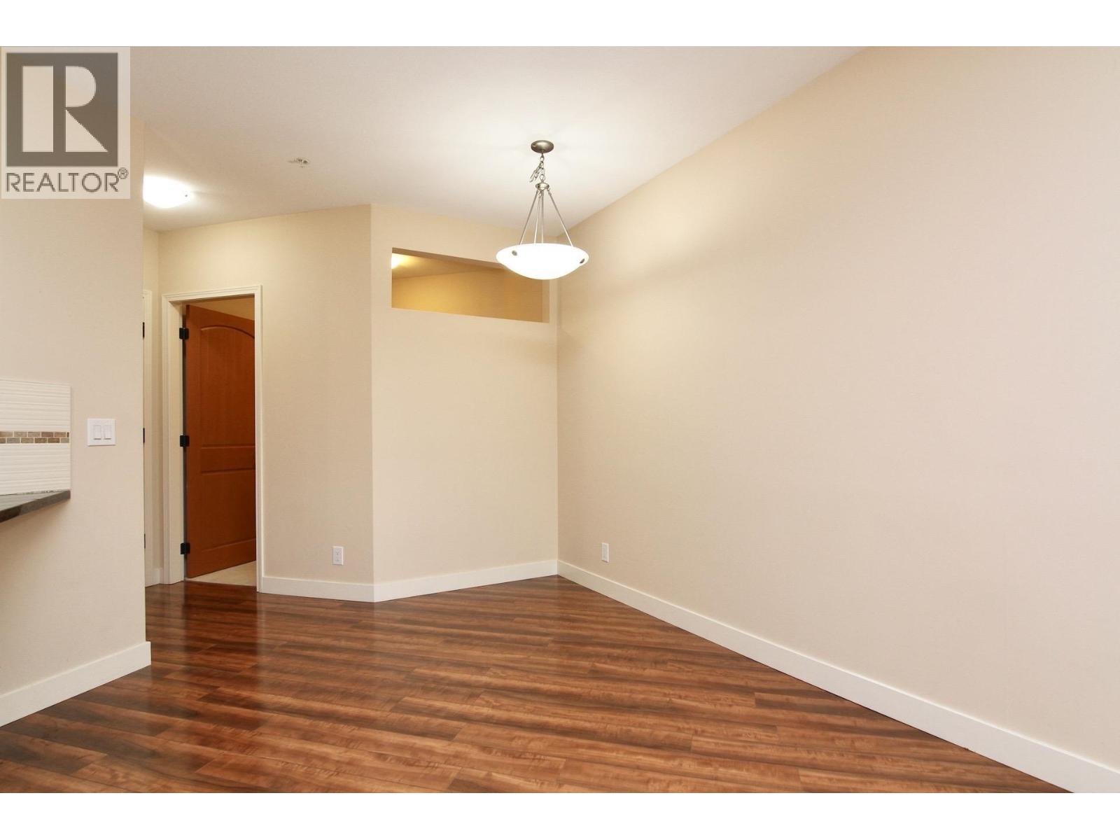 217 11935 Burnett Street Property Photo 7