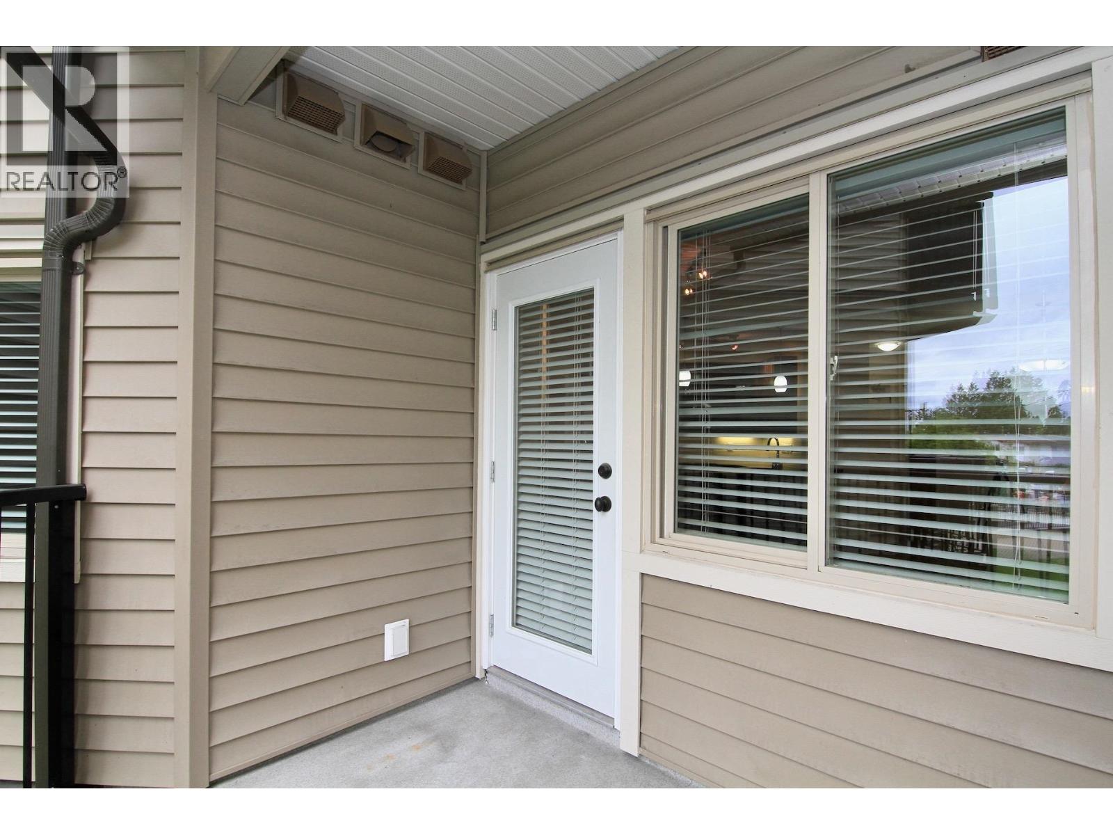 217 11935 Burnett Street Property Photo 12