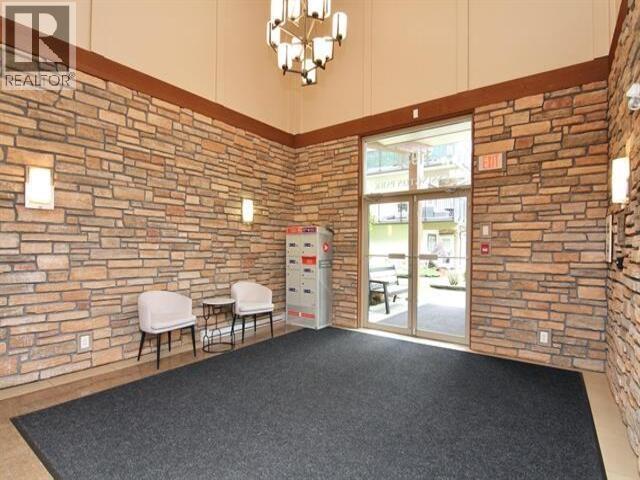 217 11935 Burnett Street Property Photo 14