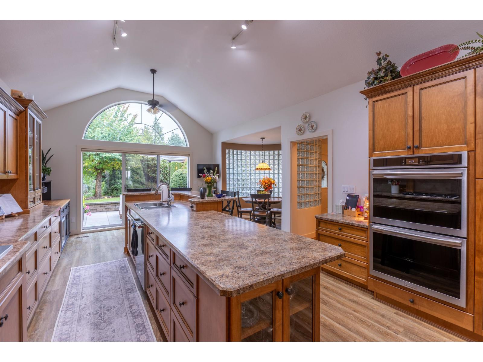 16 4001 Old Clayburn Road Property Photo 8