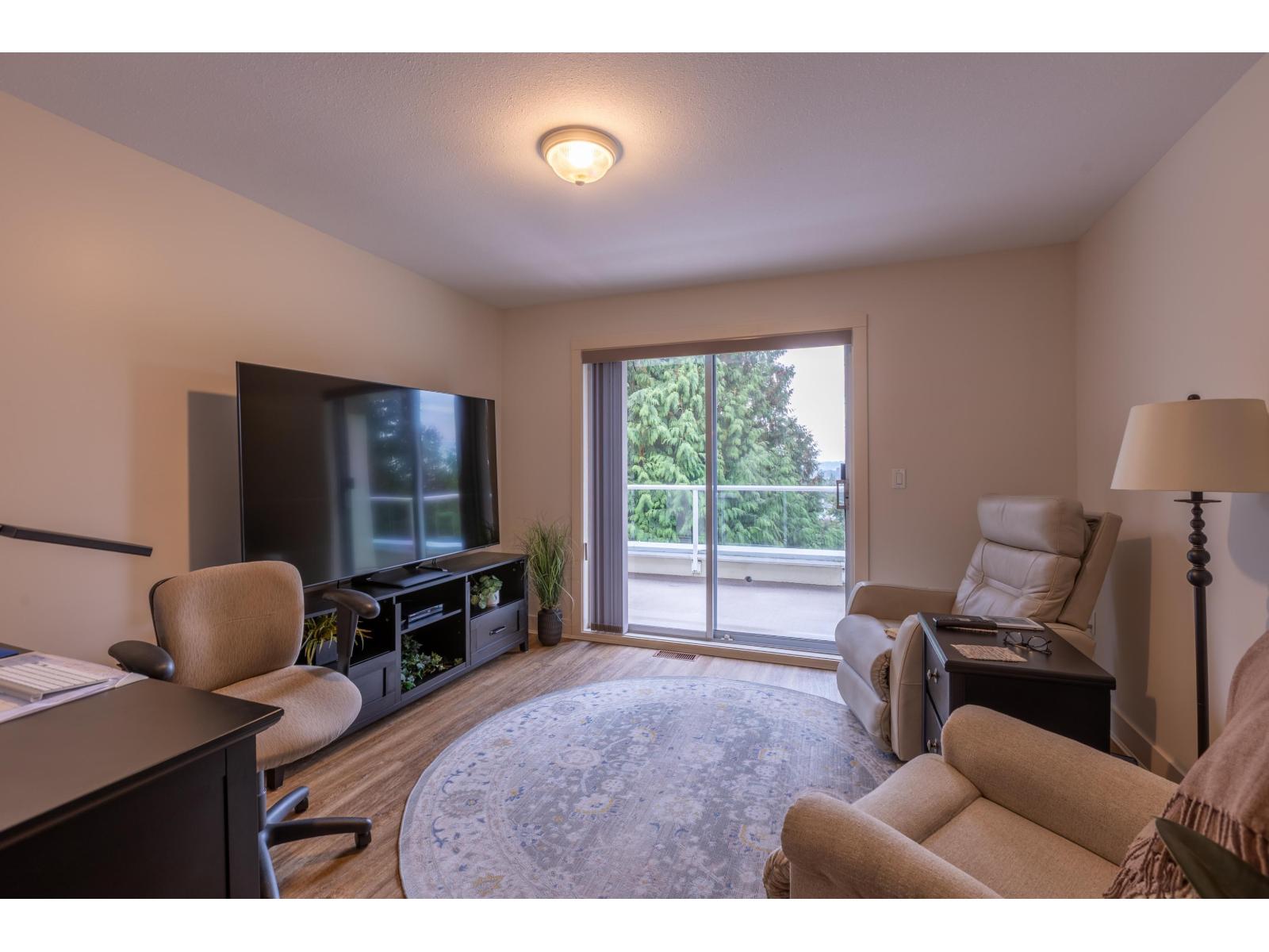 16 4001 Old Clayburn Road Property Photo 18