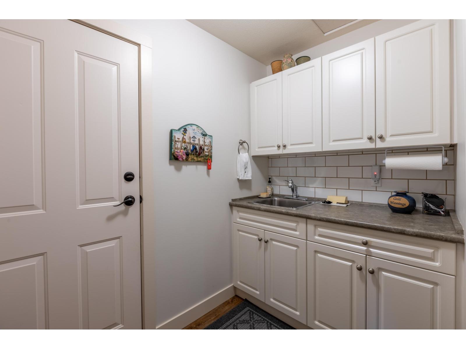 16 4001 Old Clayburn Road Property Photo 19