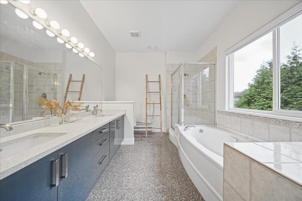 7355 146a Street Property Photo 18