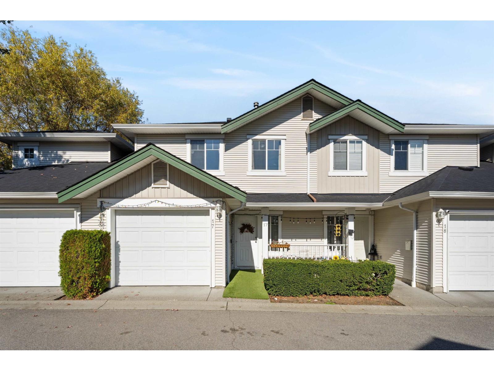 17 6747 137 STREET Property Photo 1