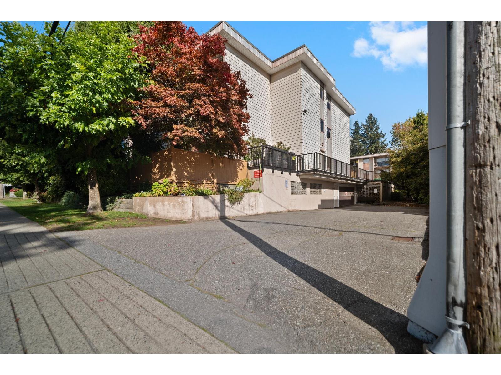 101 1442 Blackwood Street Property Photo 2