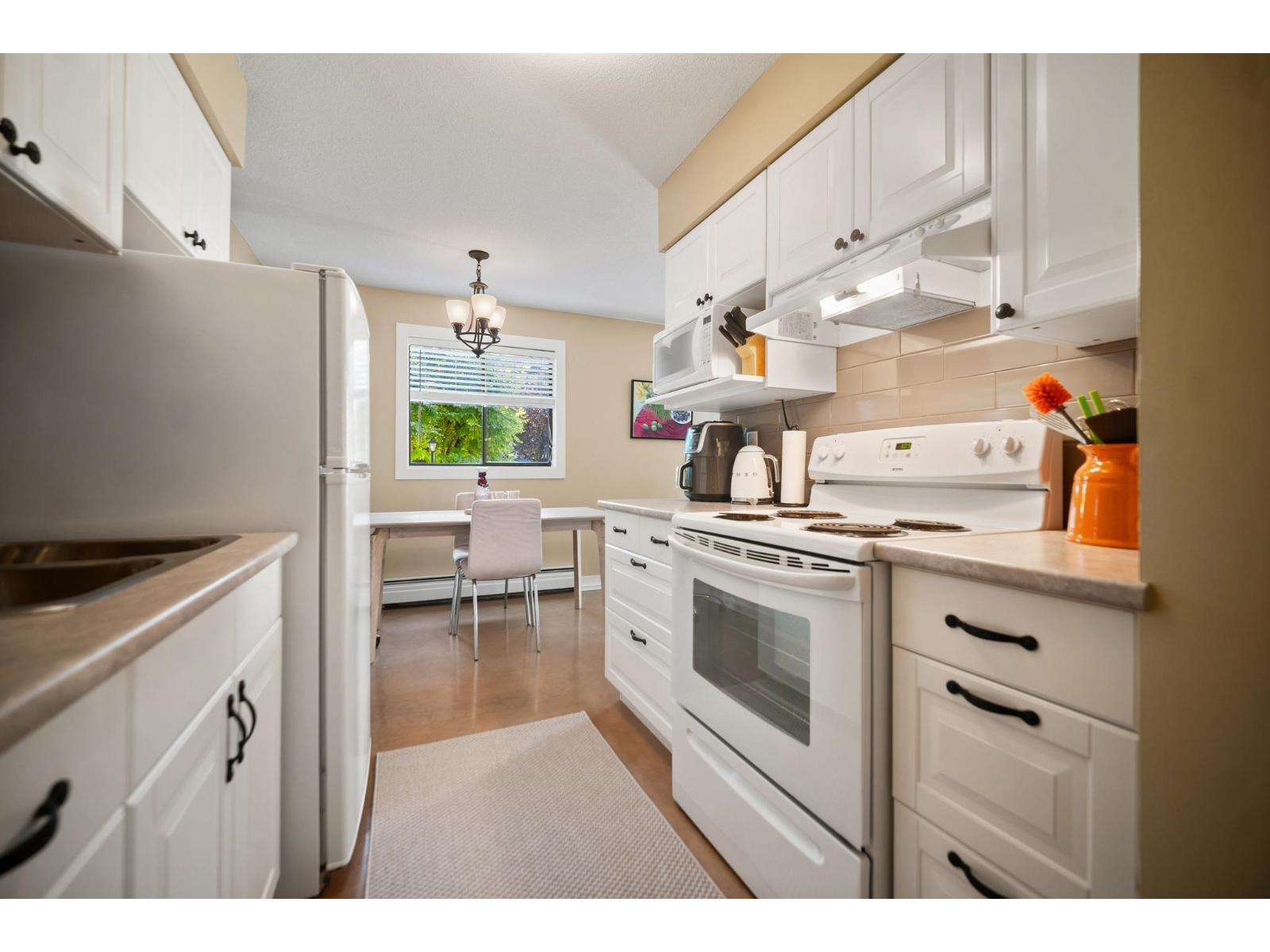 101 1442 Blackwood Street Property Photo 7