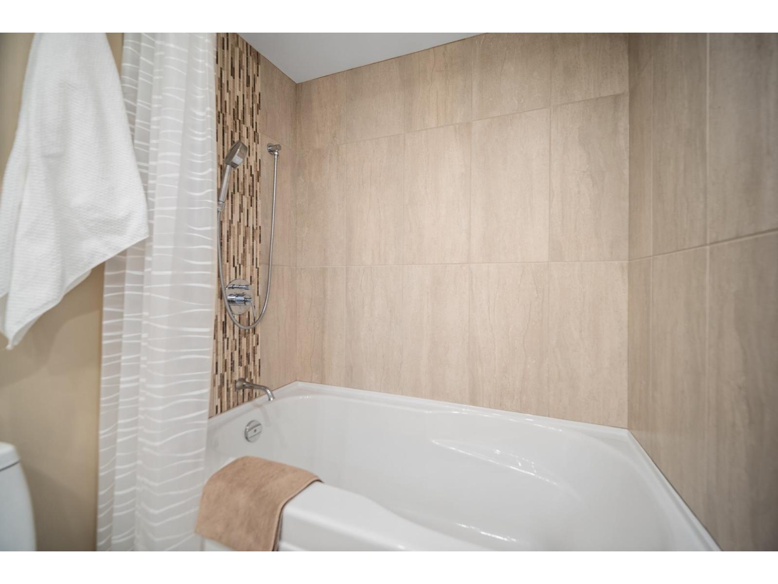 101 1442 Blackwood Street Property Photo 16