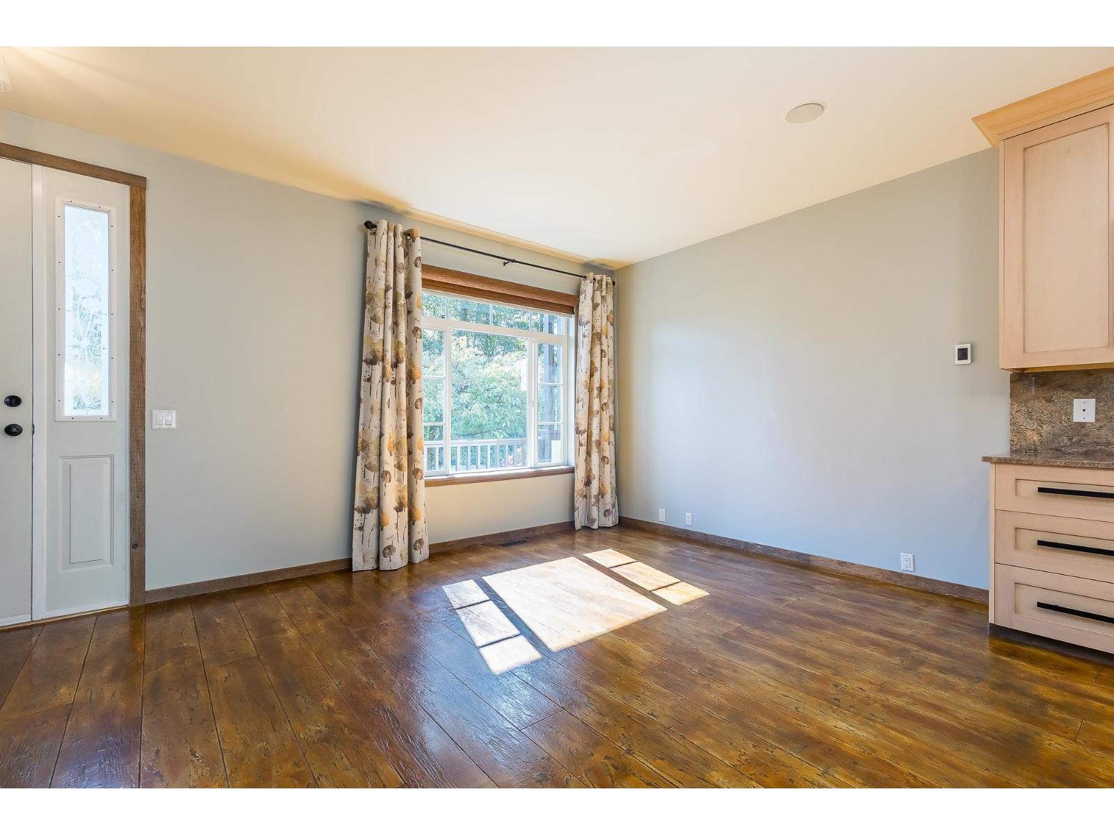 113 33751 7 Avenue Property Photo 10