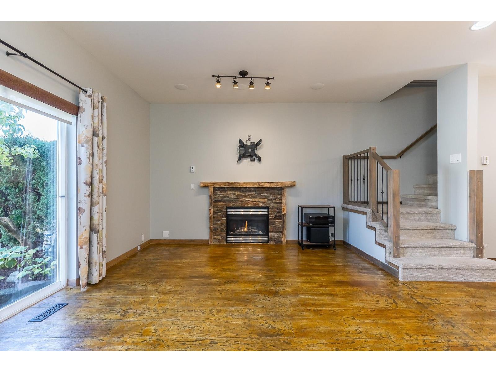 113 33751 7 Avenue Property Photo 18