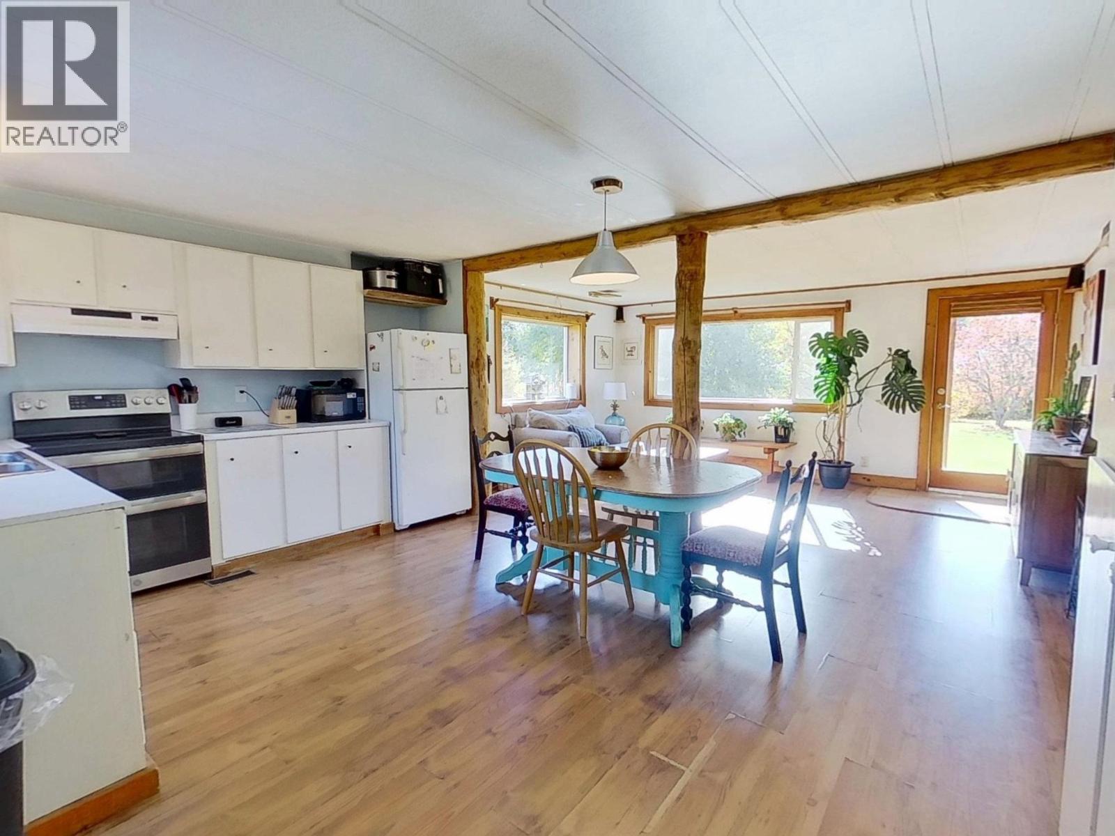 2749 Budd Road Property Photo 8
