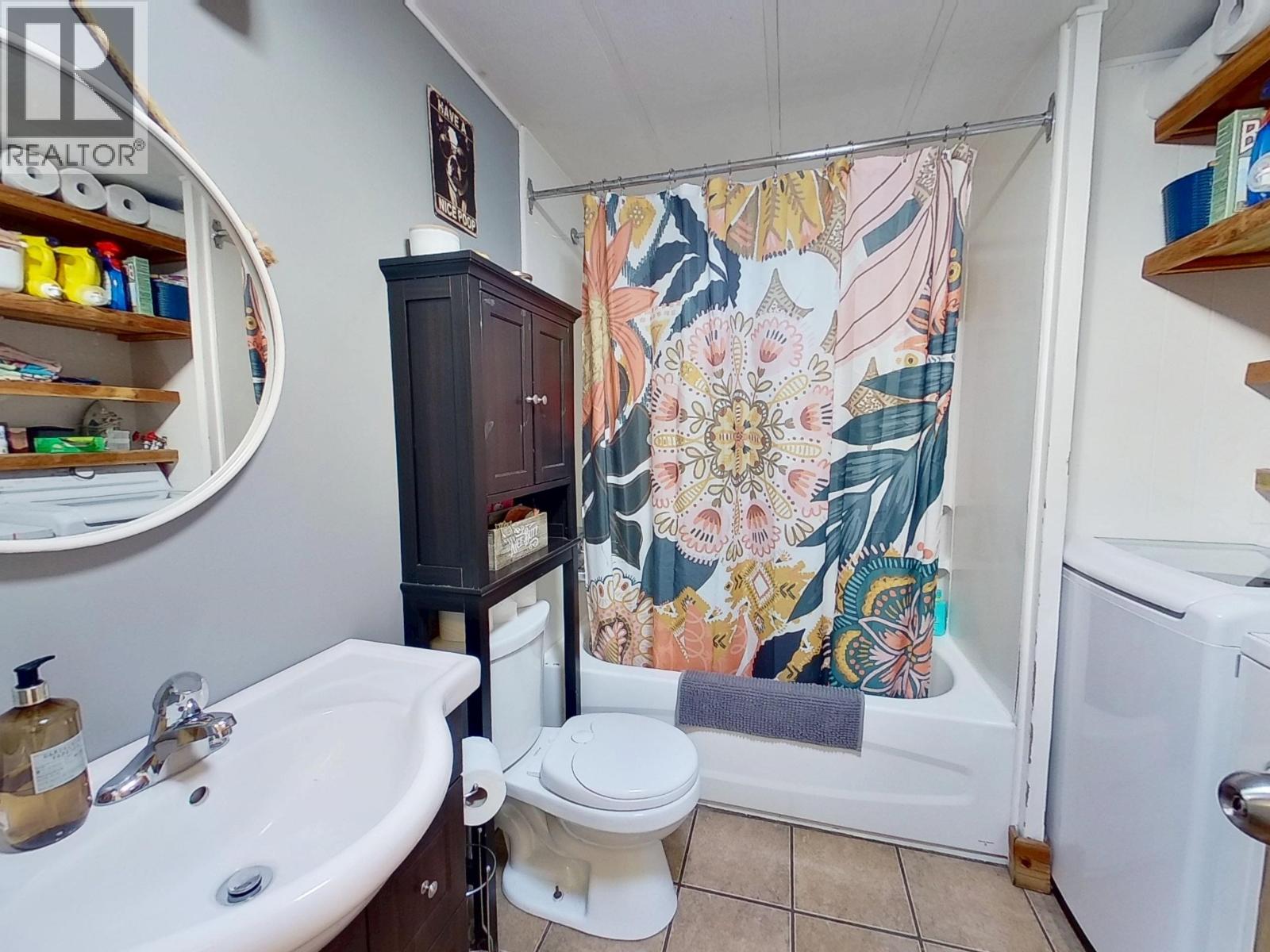 2749 Budd Road Property Photo 9