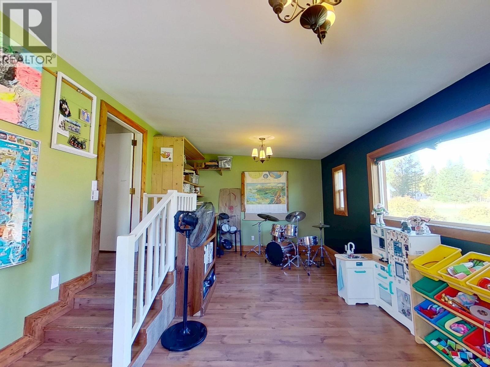 2749 Budd Road Property Photo 18