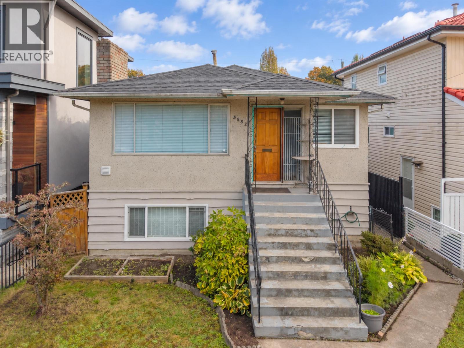 5882 Berkeley Street Property Photo 5
