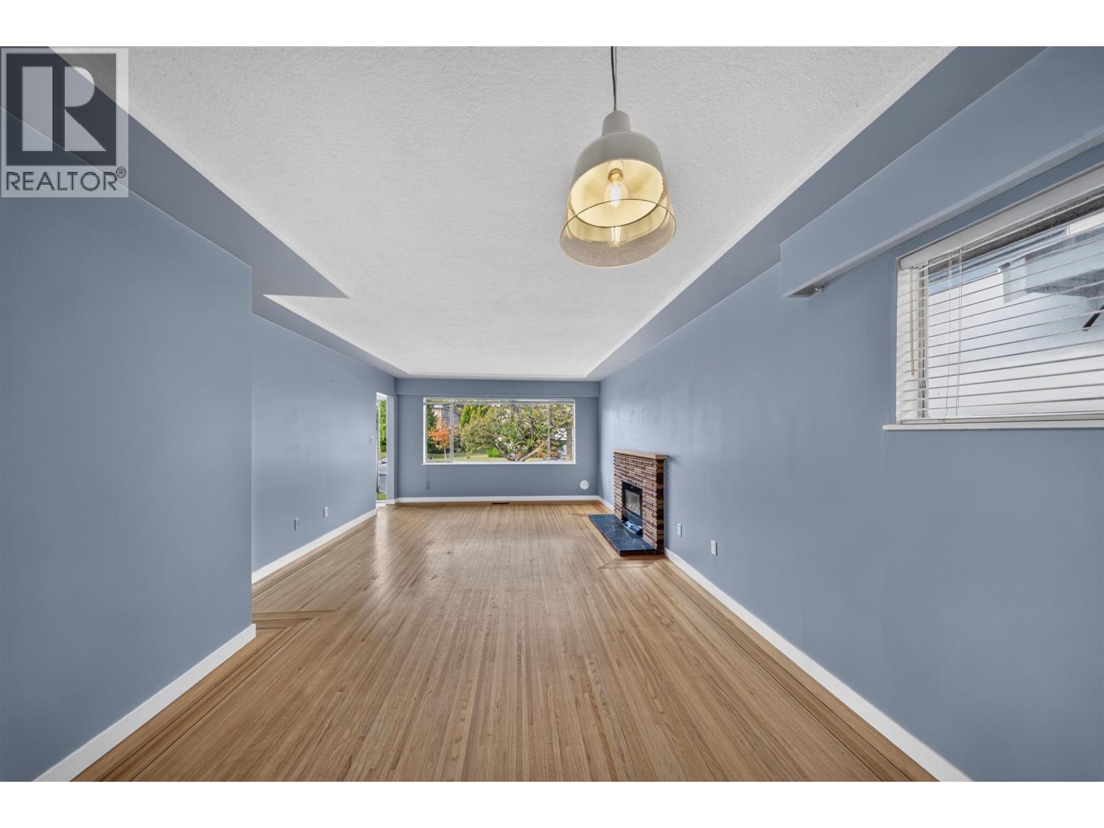 5882 Berkeley Street Property Photo 10