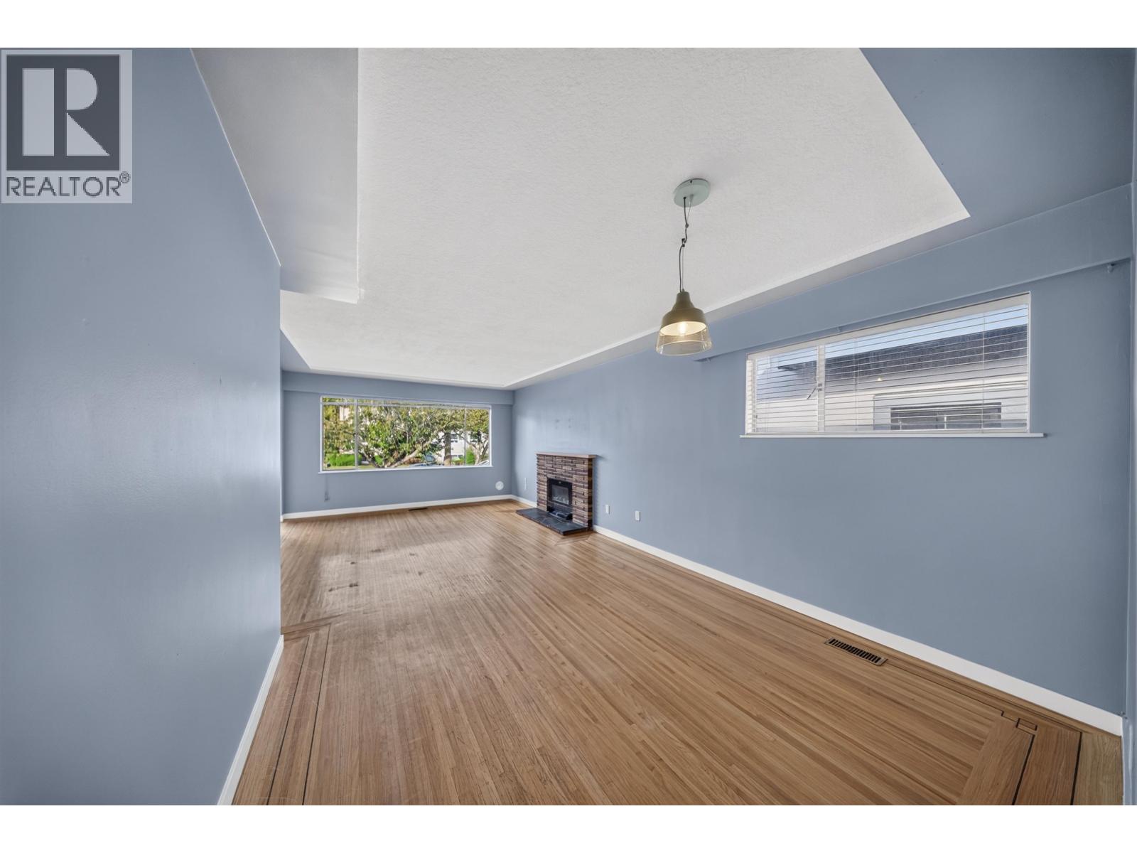 5882 Berkeley Street Property Photo 11