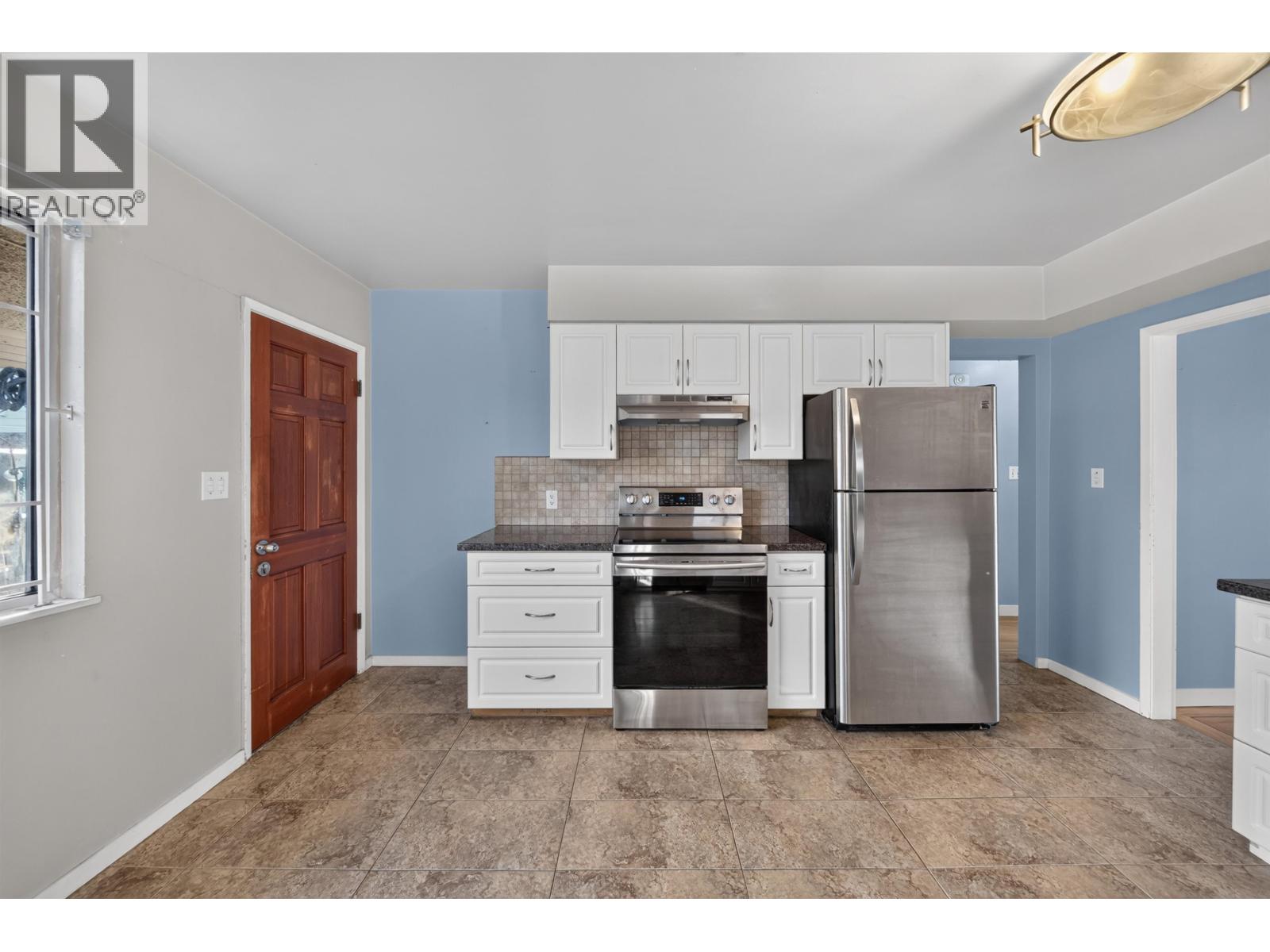 5882 Berkeley Street Property Photo 13