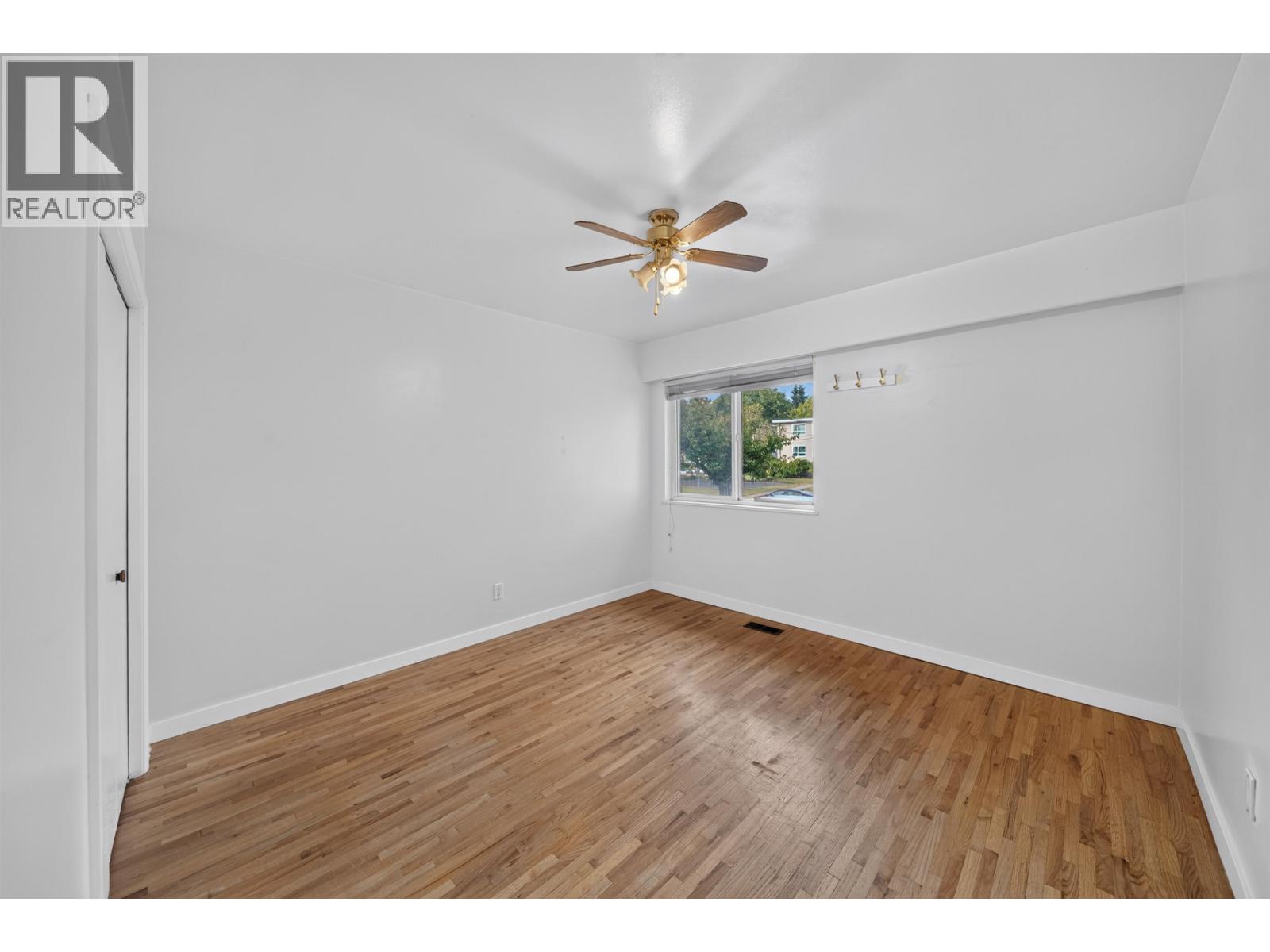 5882 Berkeley Street Property Photo 17