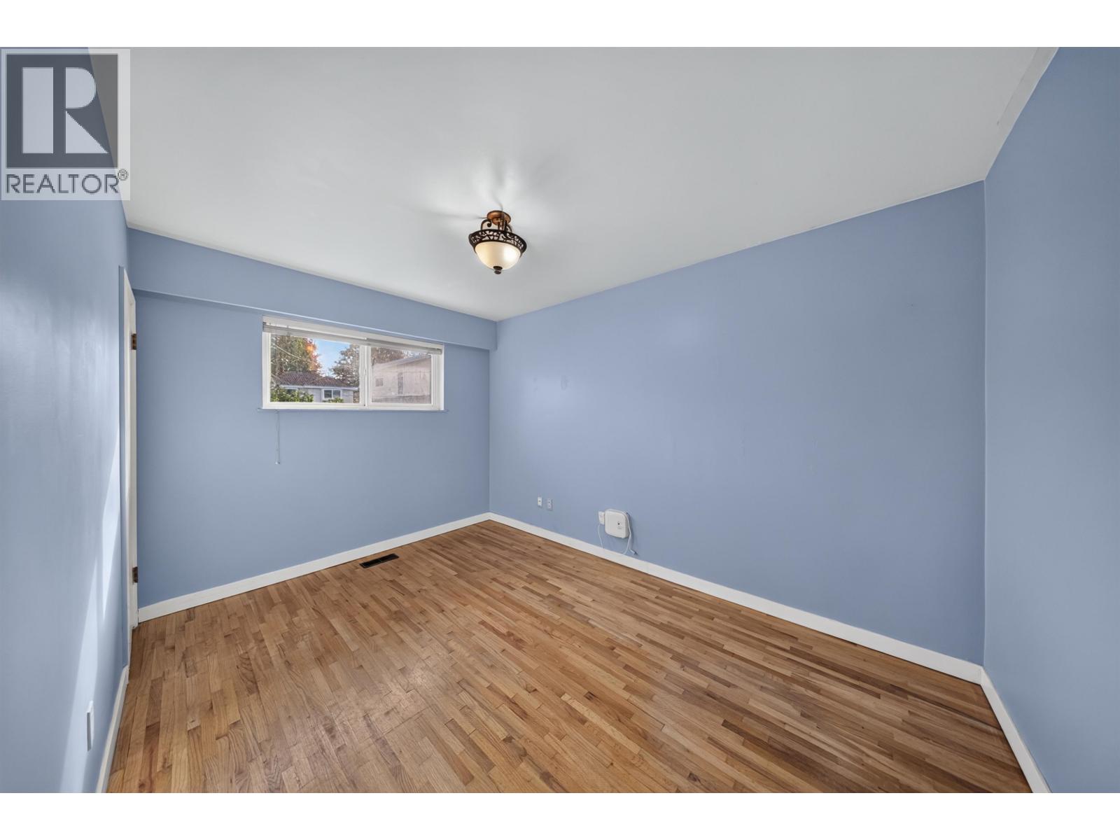 5882 Berkeley Street Property Photo 18