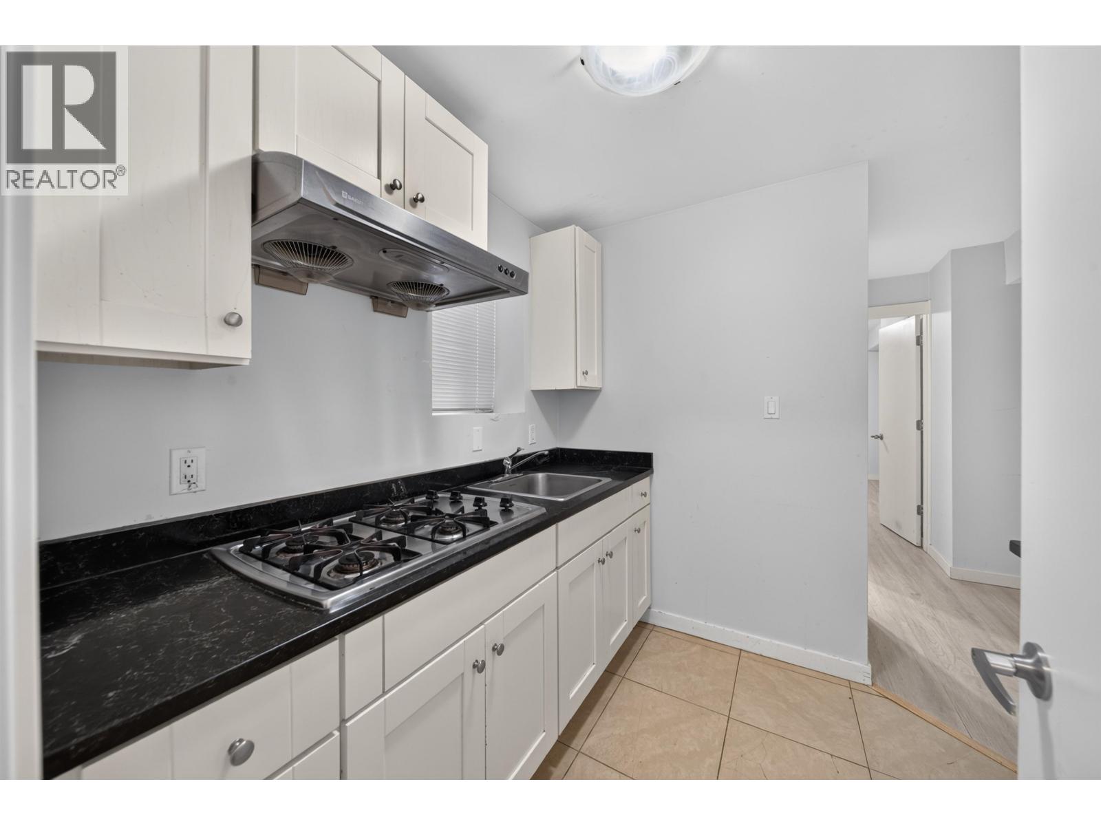 5882 Berkeley Street Property Photo 21