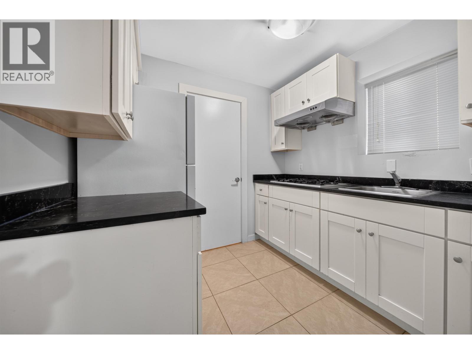 5882 Berkeley Street Property Photo 22