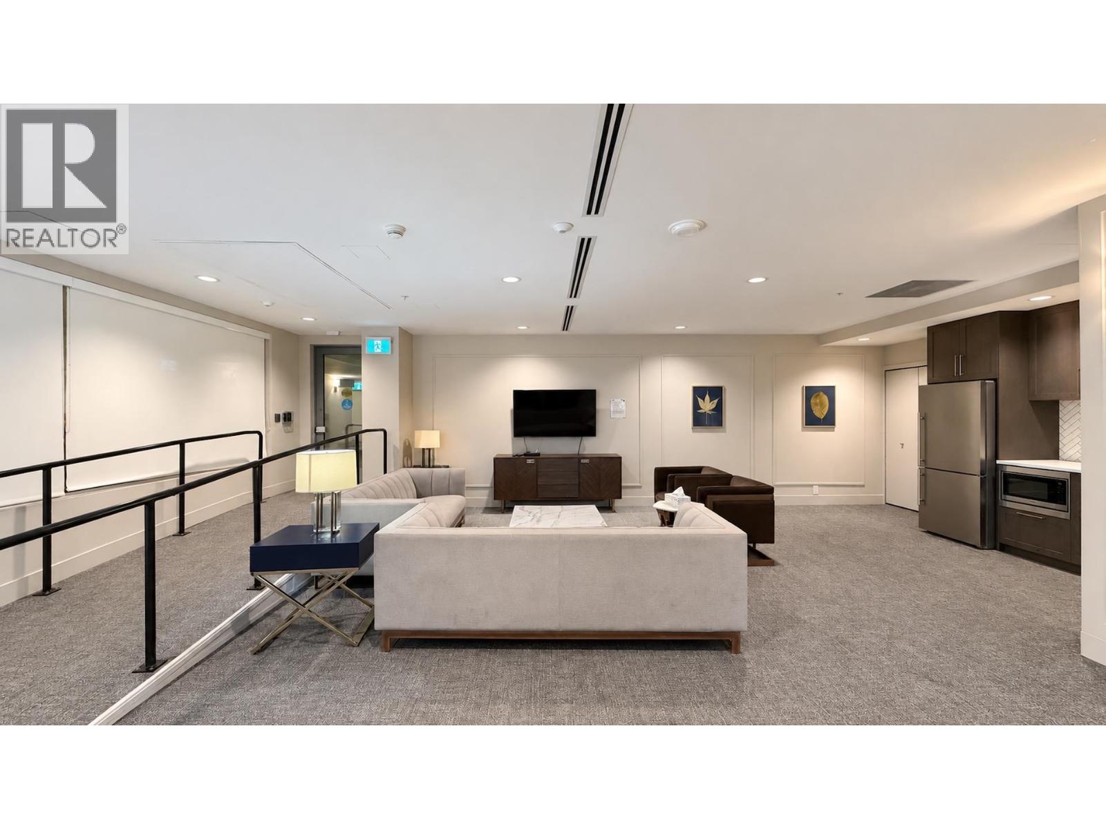 706 2435 Kingsway Property Photo 18
