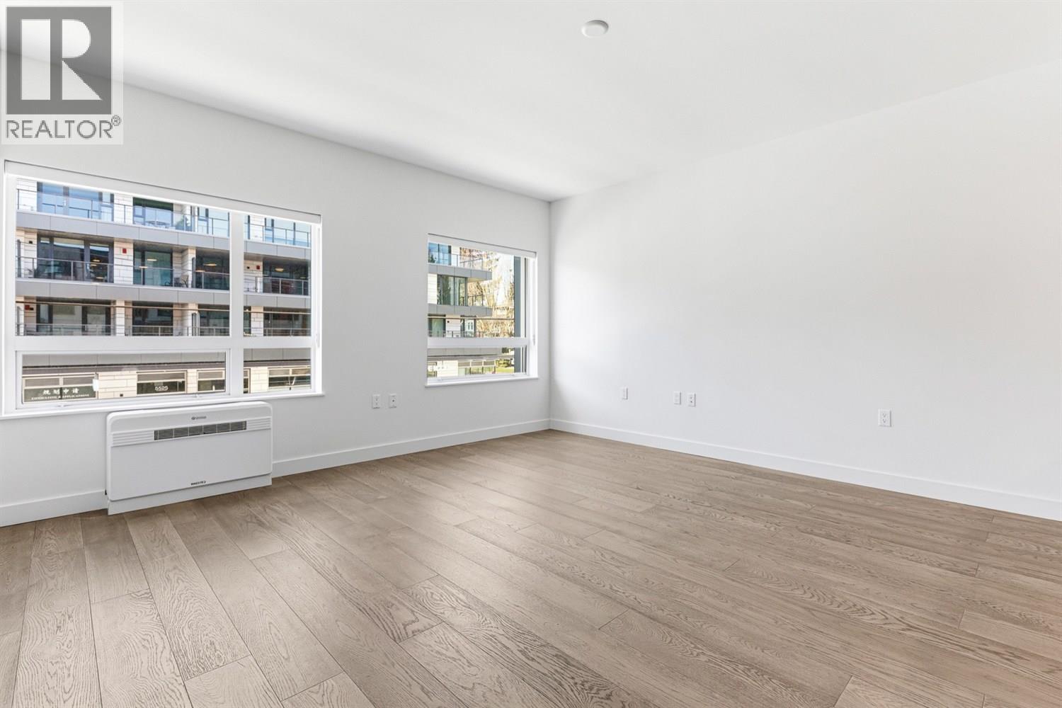 203 3590 W 39th Avenue Photo de la propriété 1