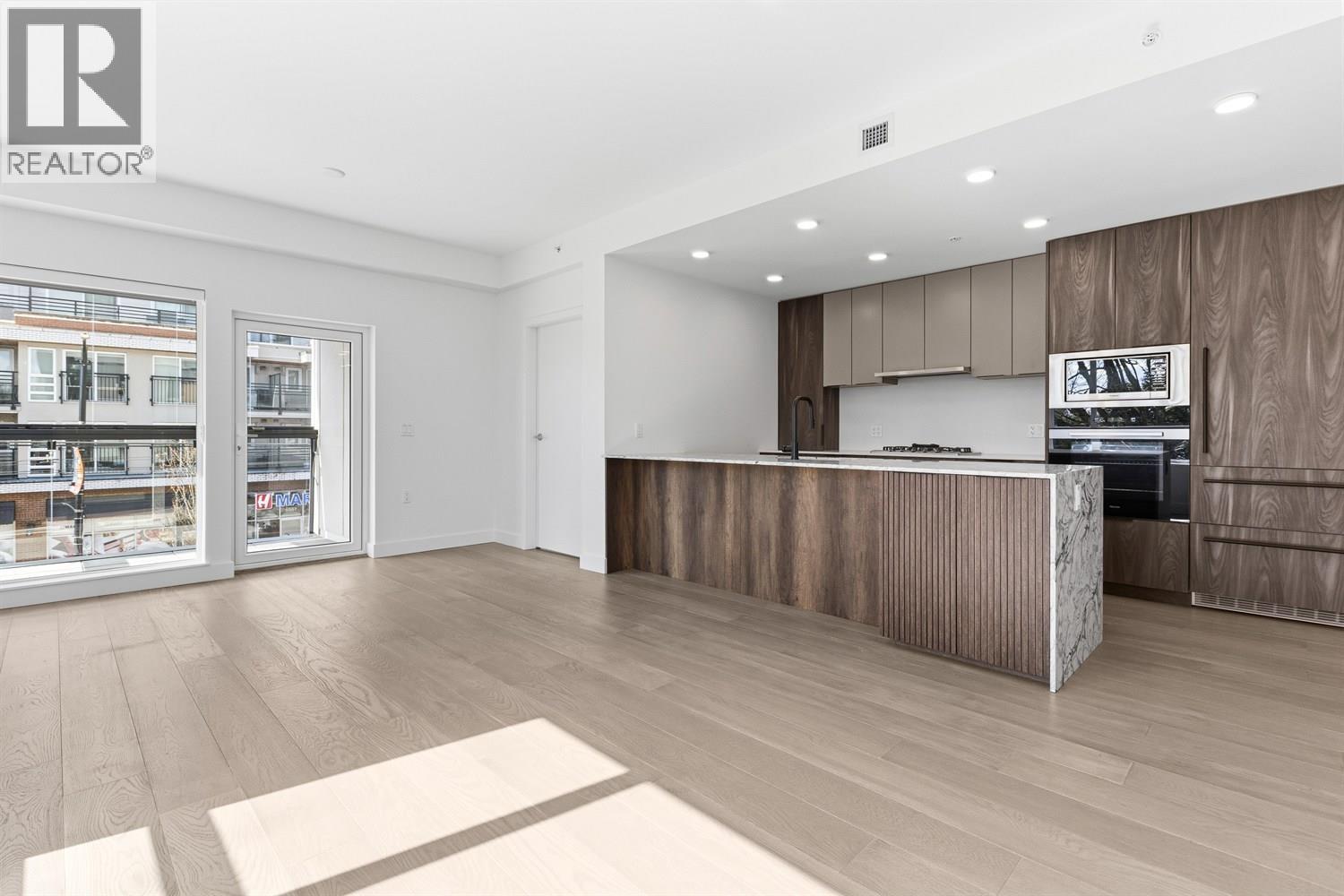 206 3590 W 39th Avenue Photo de la propriété 1