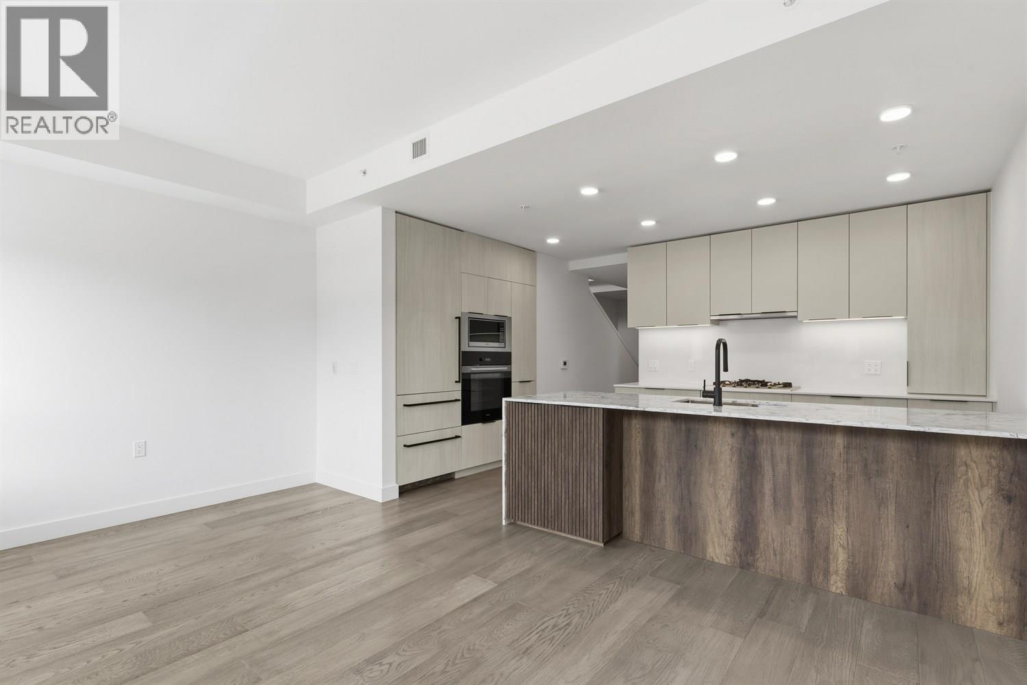 304 3590 W 39th Avenue Photo de la propriété 1