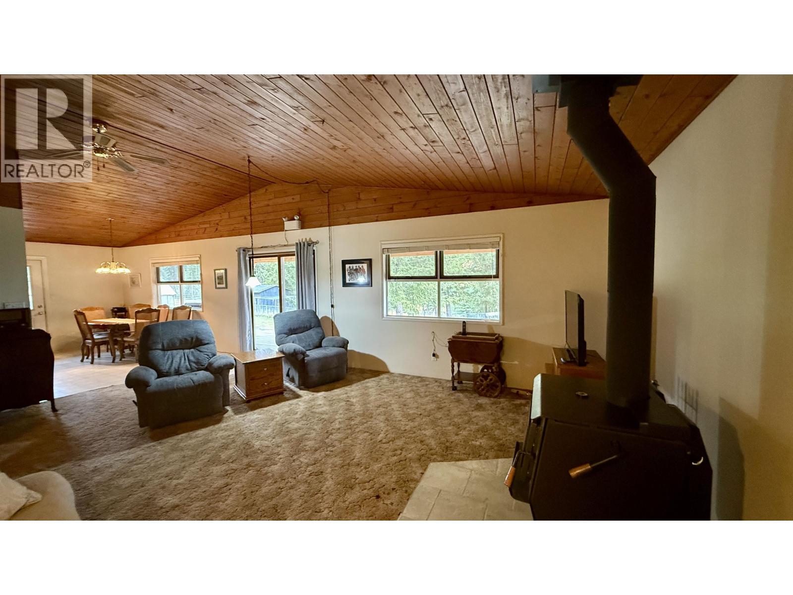 6784 Barnett Road Property Photo 11