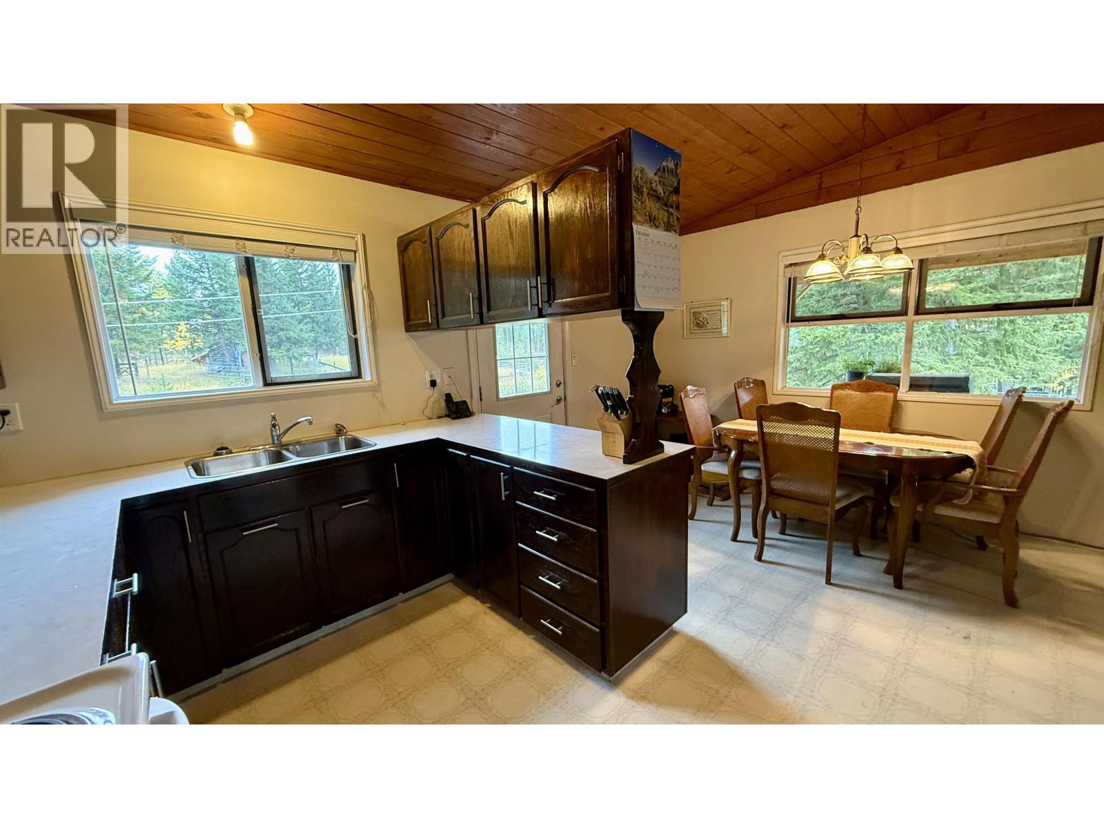 6784 Barnett Road Property Photo 13