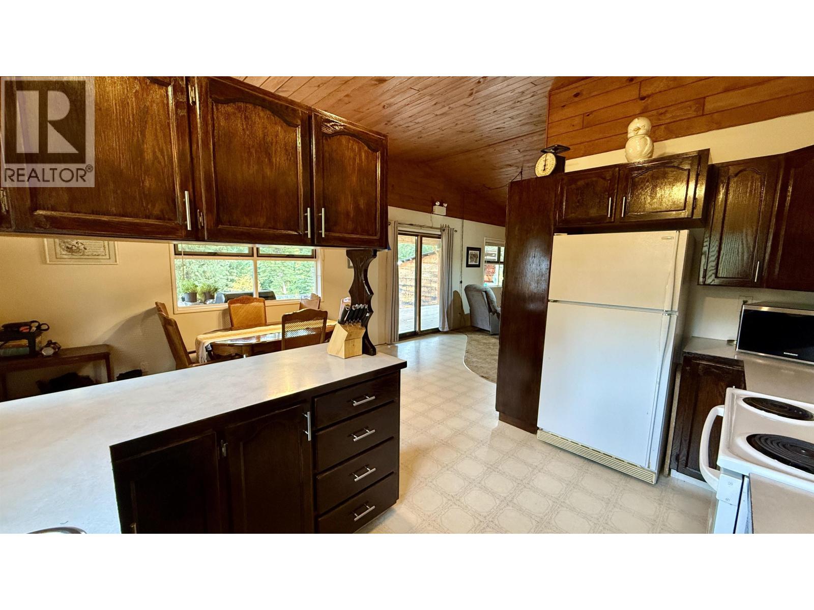 6784 Barnett Road Property Photo 14