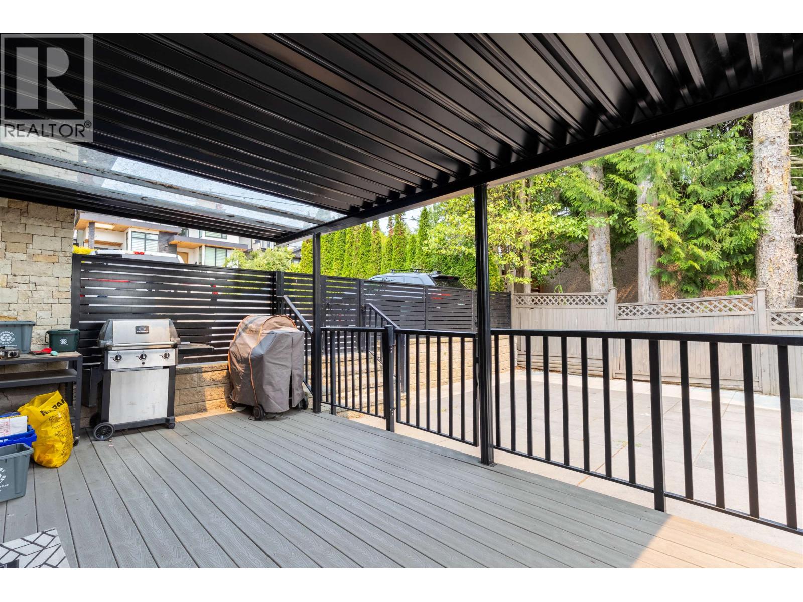 5208 Carson Street Property Photo 16