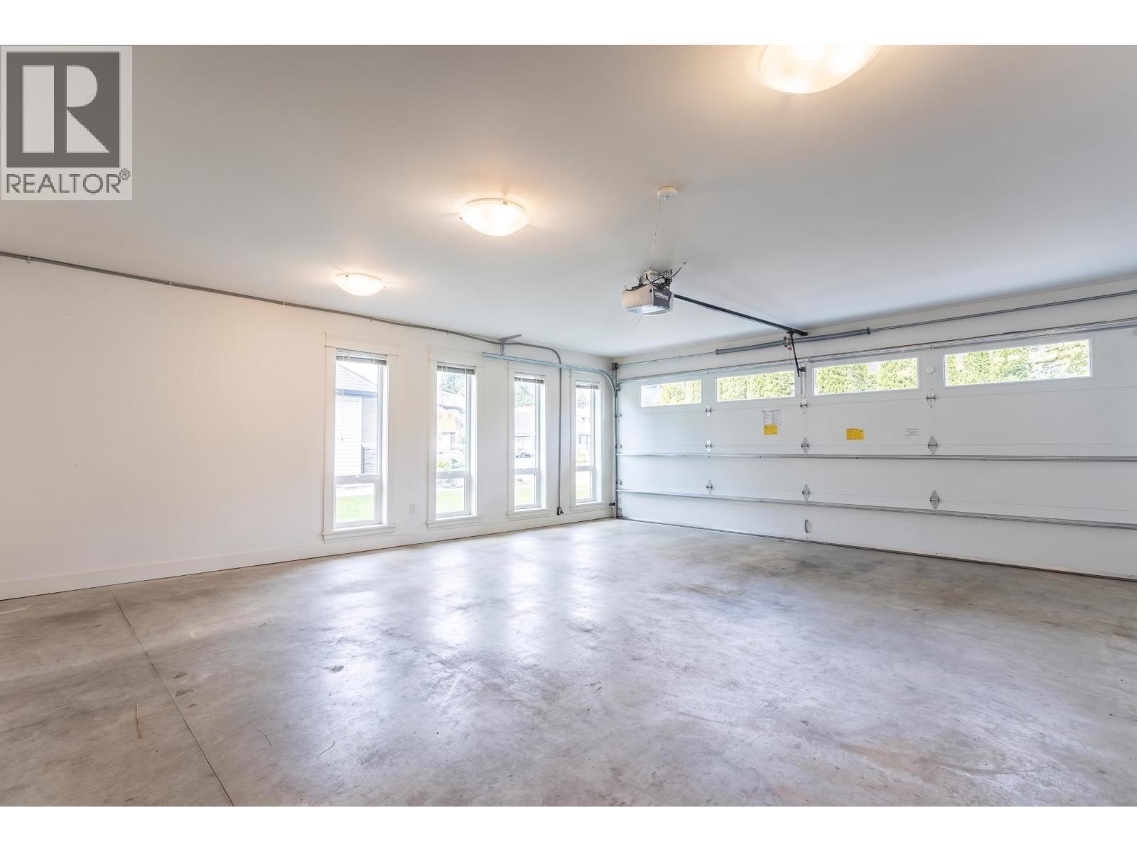 5208 Carson Street Property Photo 17