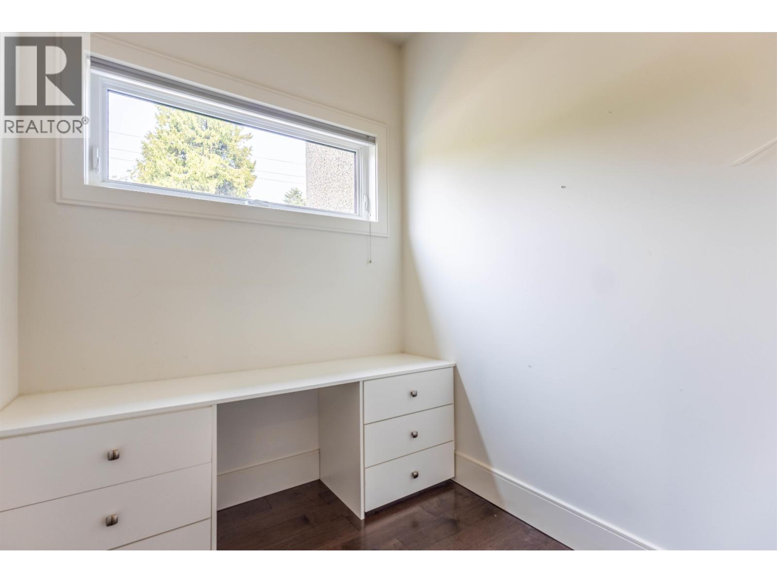 5208 Carson Street Property Photo 21