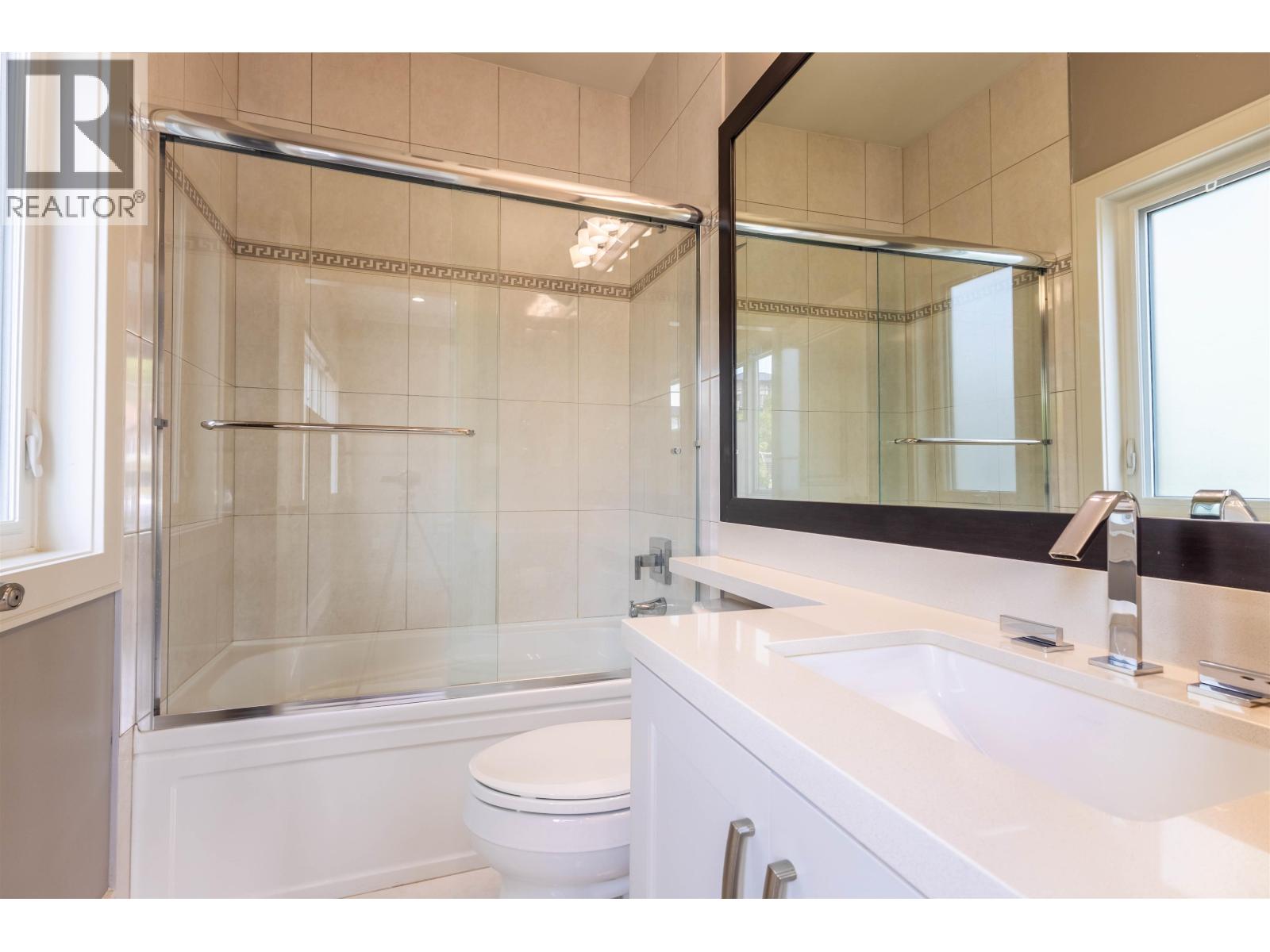 5208 Carson Street Property Photo 23