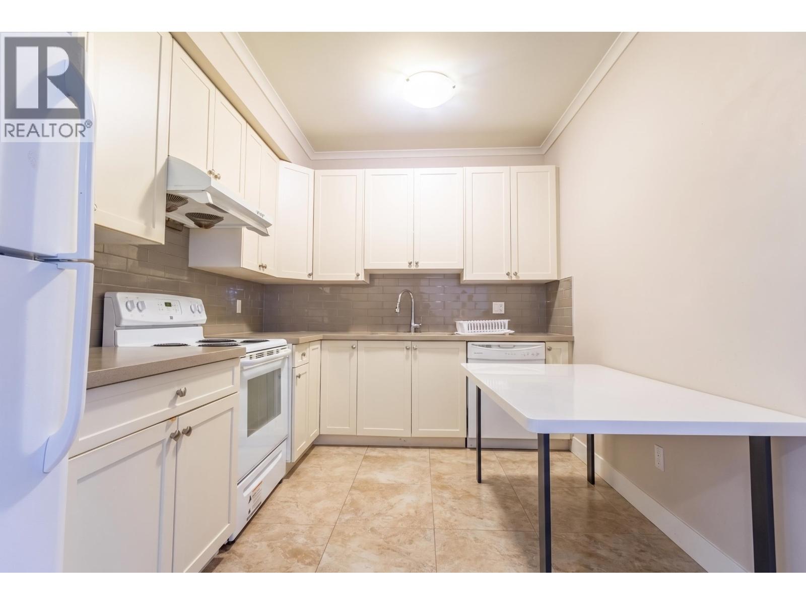 5208 Carson Street Property Photo 40