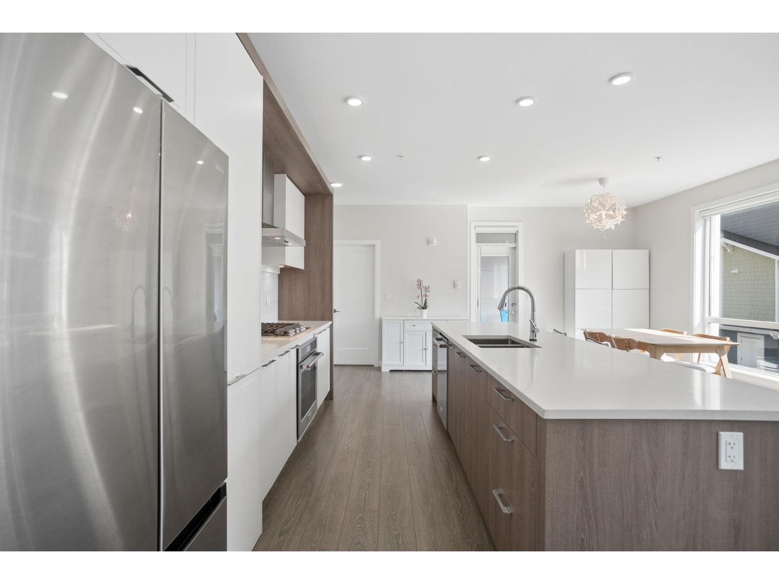 216 11507 84 Avenue Property Photo 5