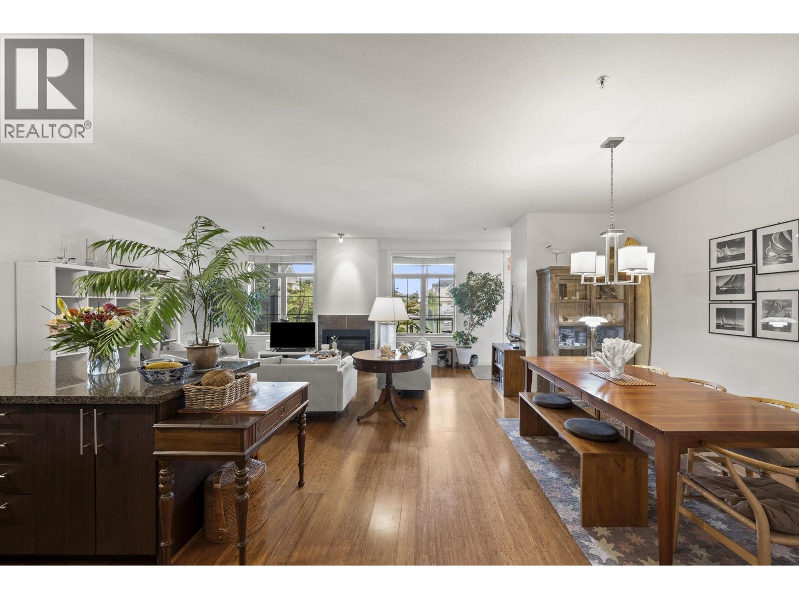 7 6233 London Road Property Photo 4