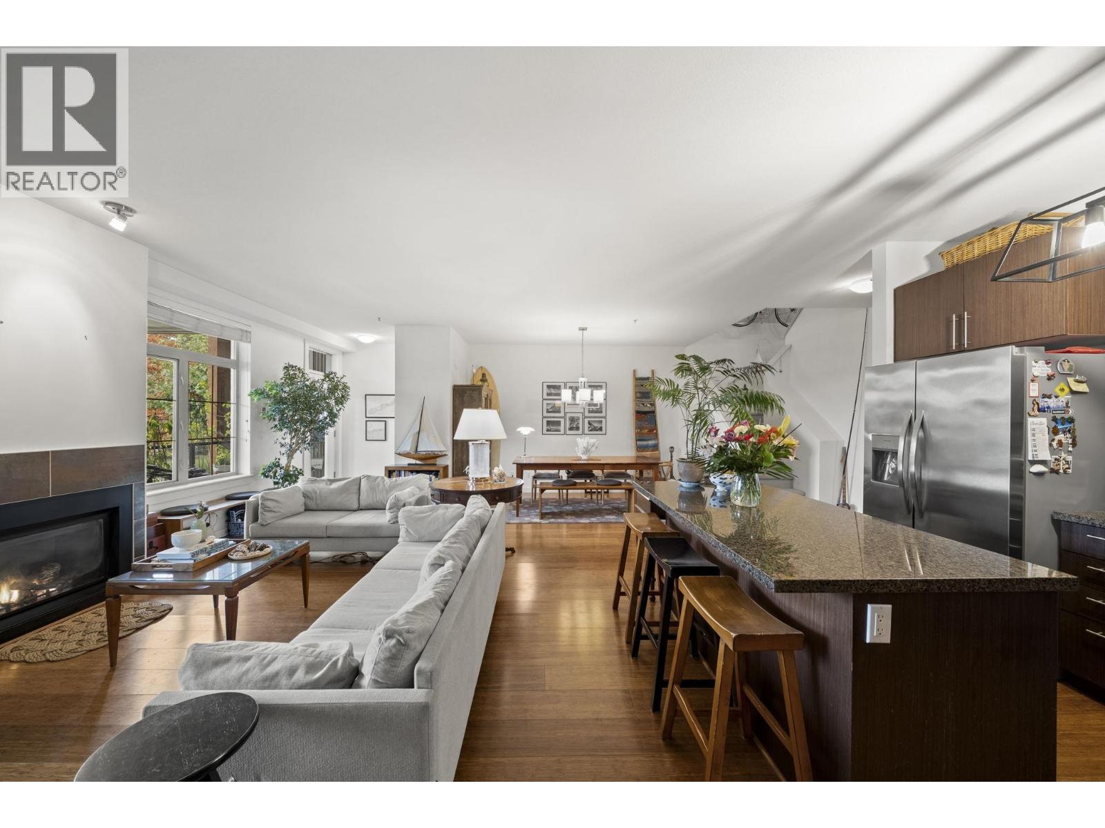 7 6233 London Road Property Photo 8